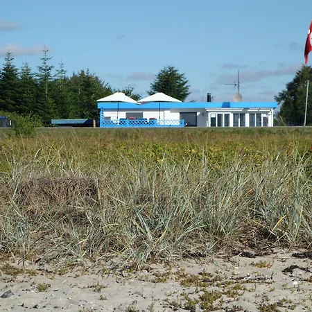 Strandhaus Direkt Am بيت للعطل هادرسليف